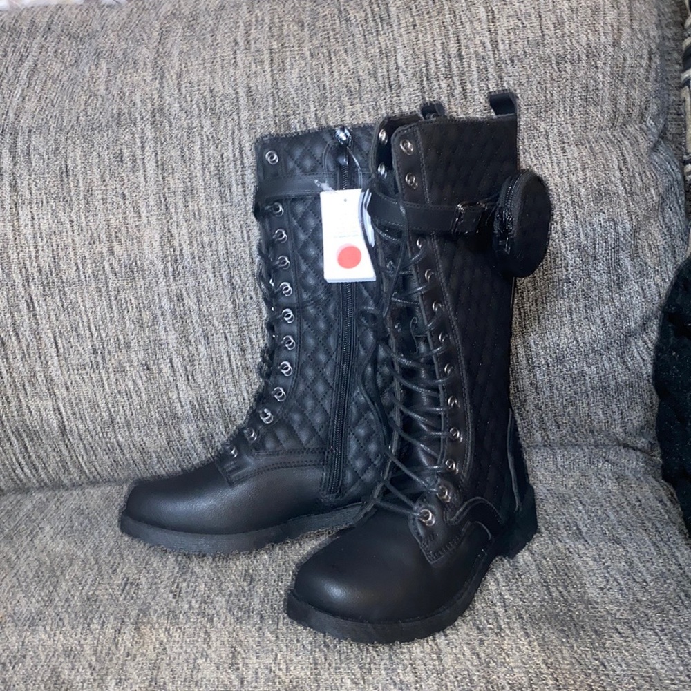Black boot size 2